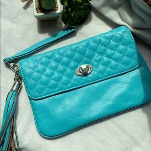 ☀️ 3/$25 NY & Co Large Teal Wristlet
